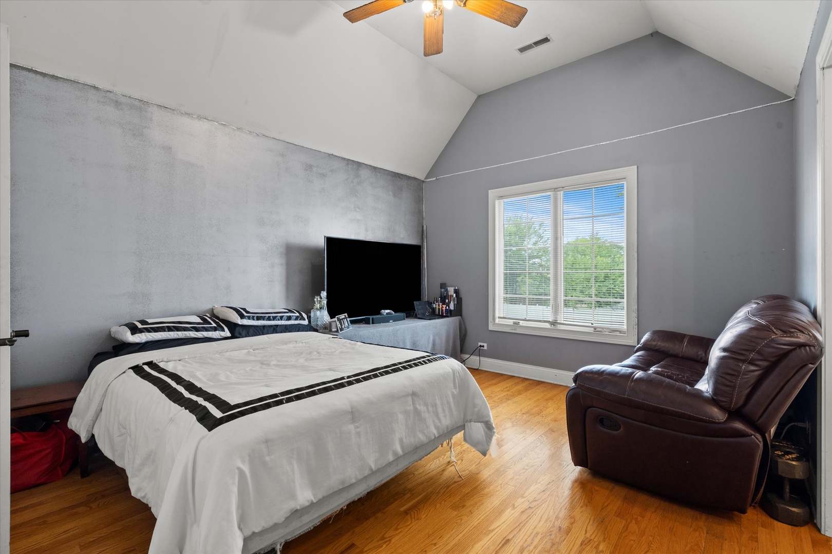 6241 W 80Th Street, Burbank, IL 60459