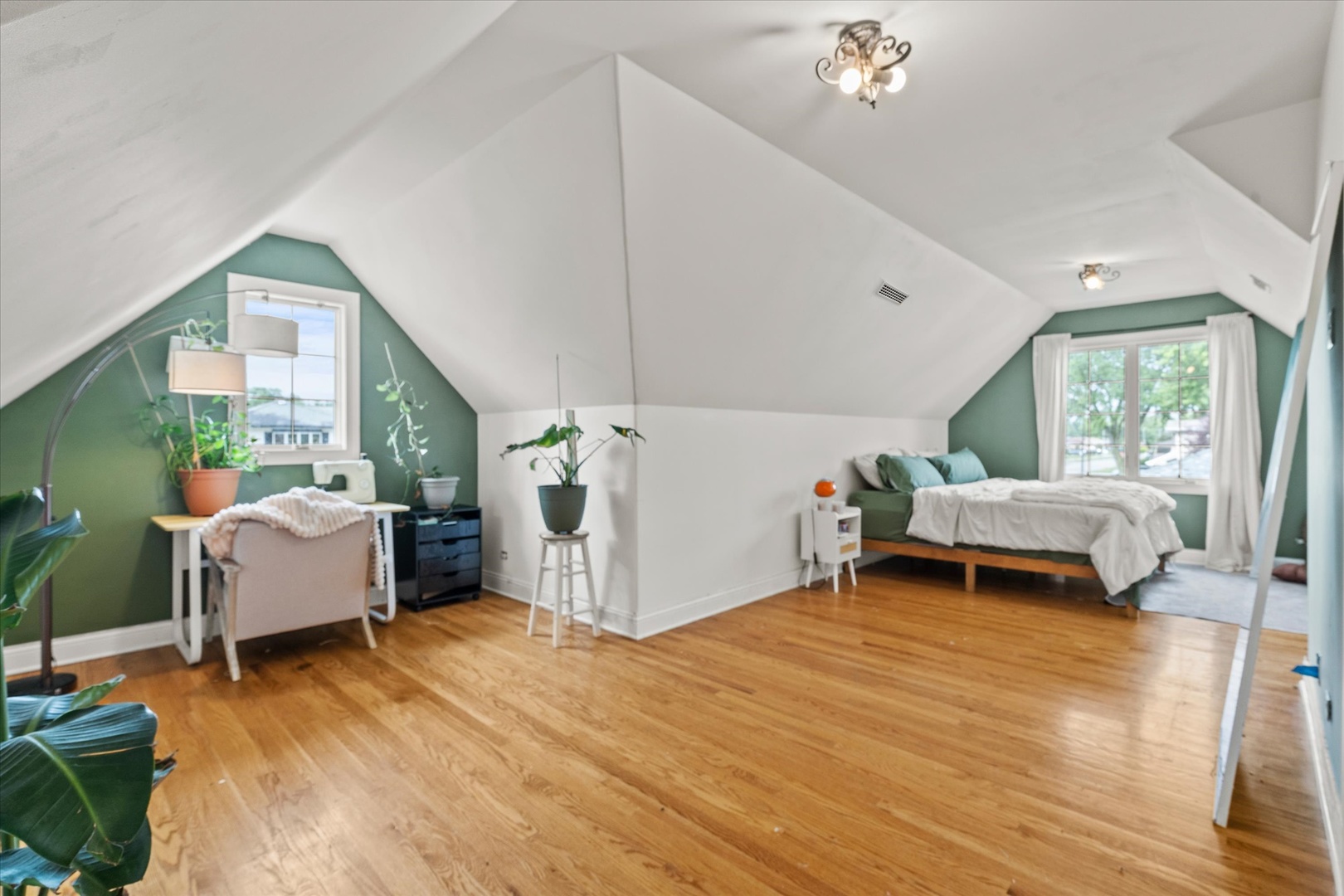 6241 W 80Th Street, Burbank, IL 60459