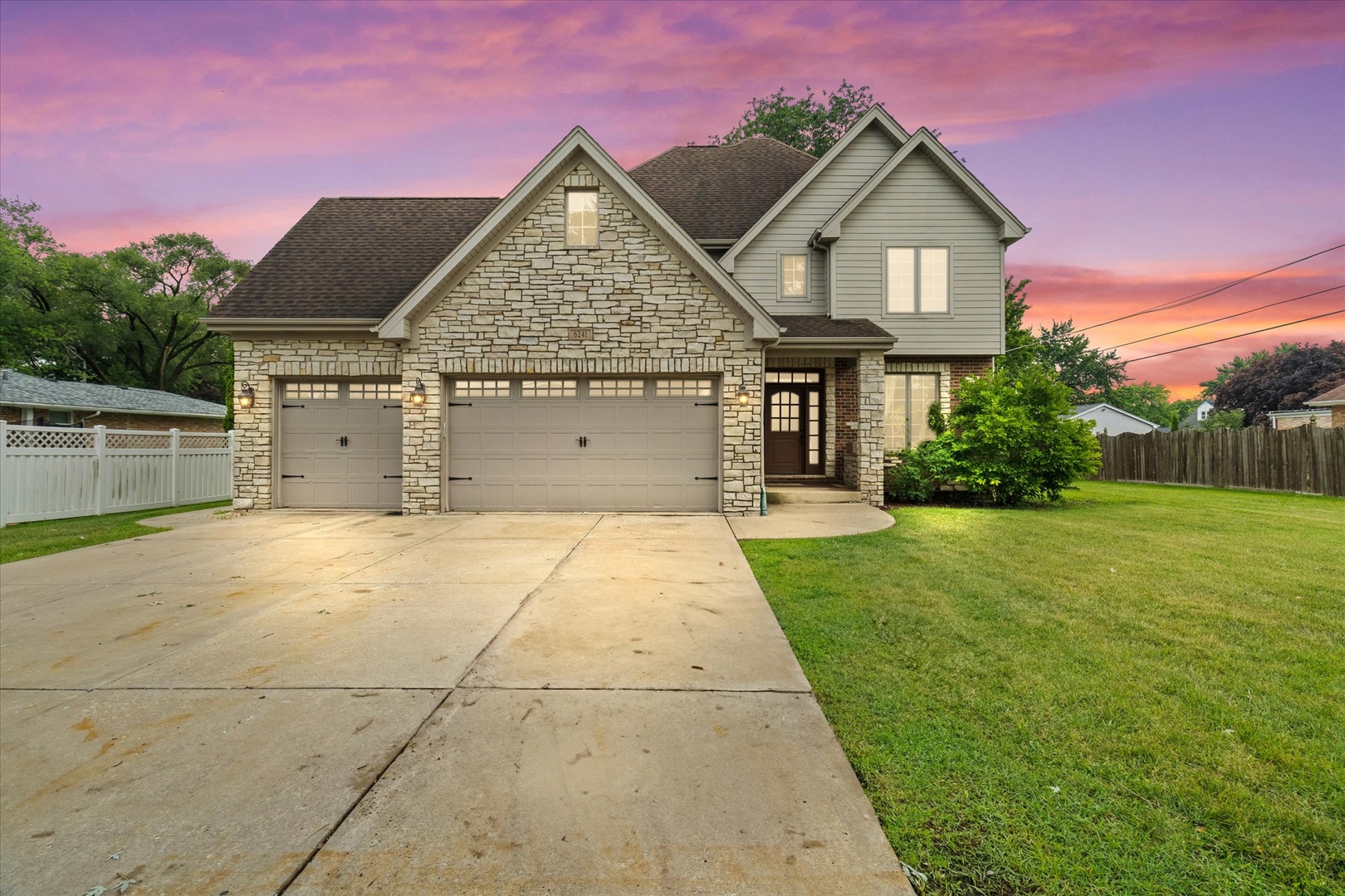 6241 W 80Th Street, Burbank, IL 60459