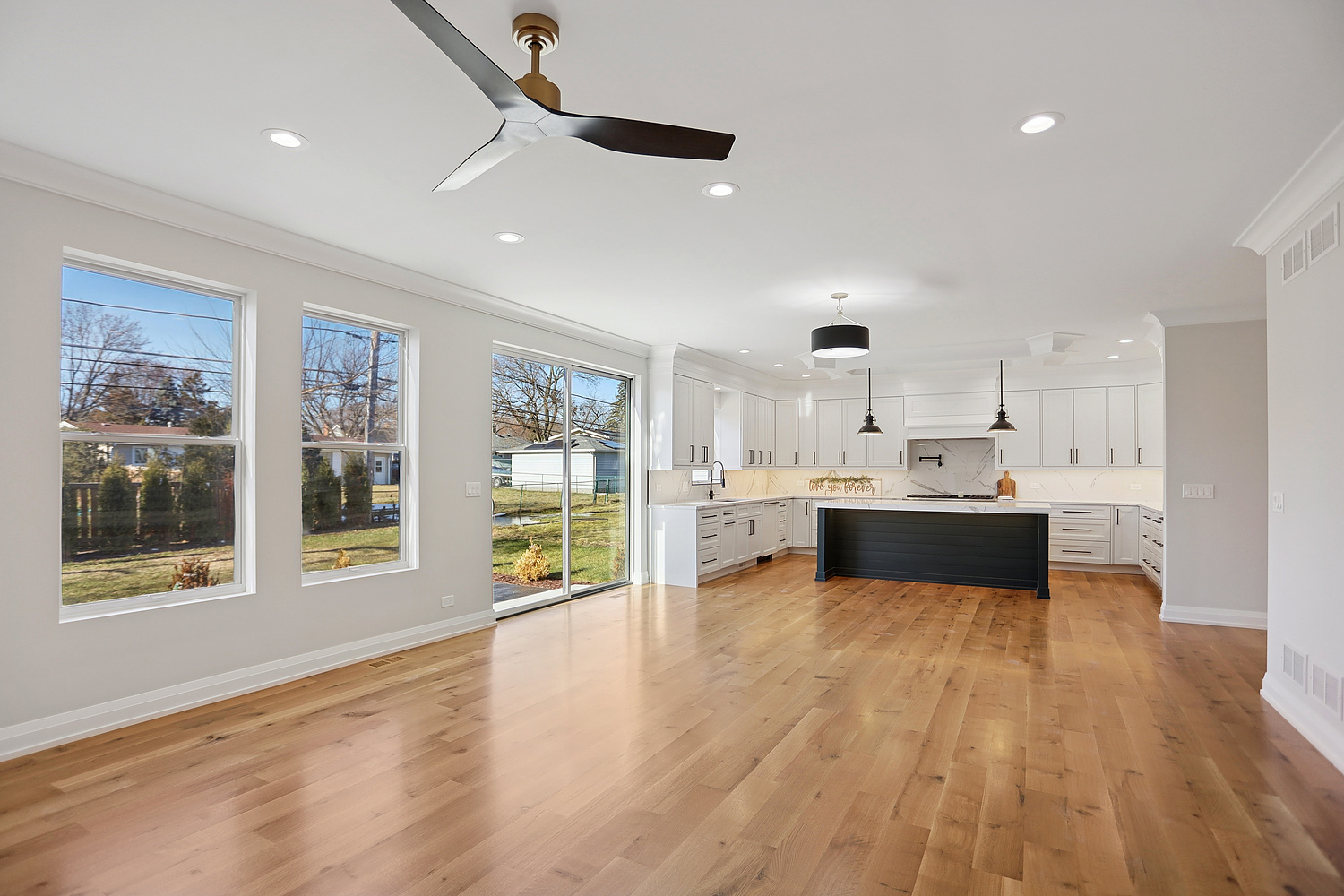 1326 N Race Avenue, Arlington Heights, IL 60004