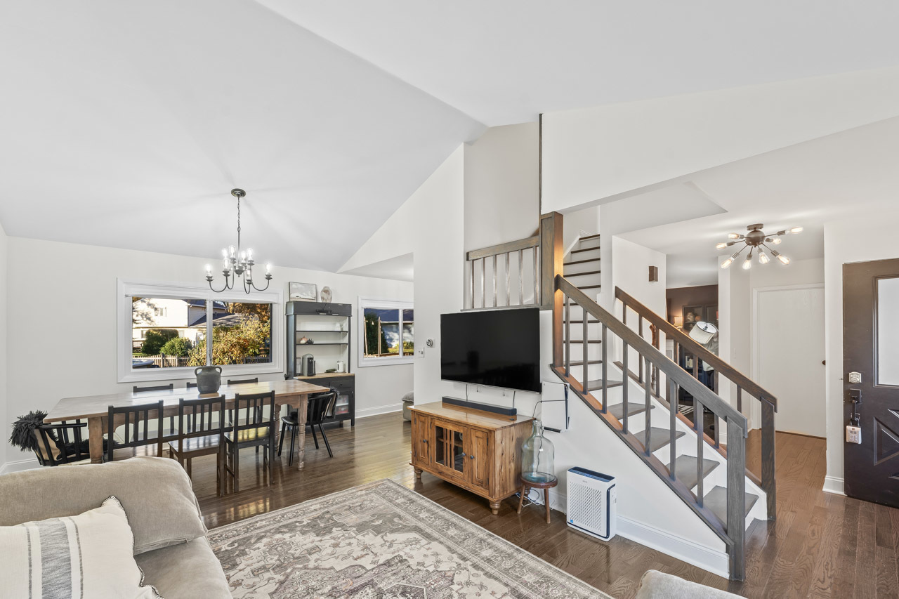 1717 Drake Court, Naperville, IL 60565