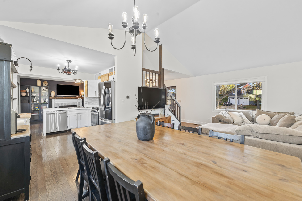 1717 Drake Court, Naperville, IL 60565