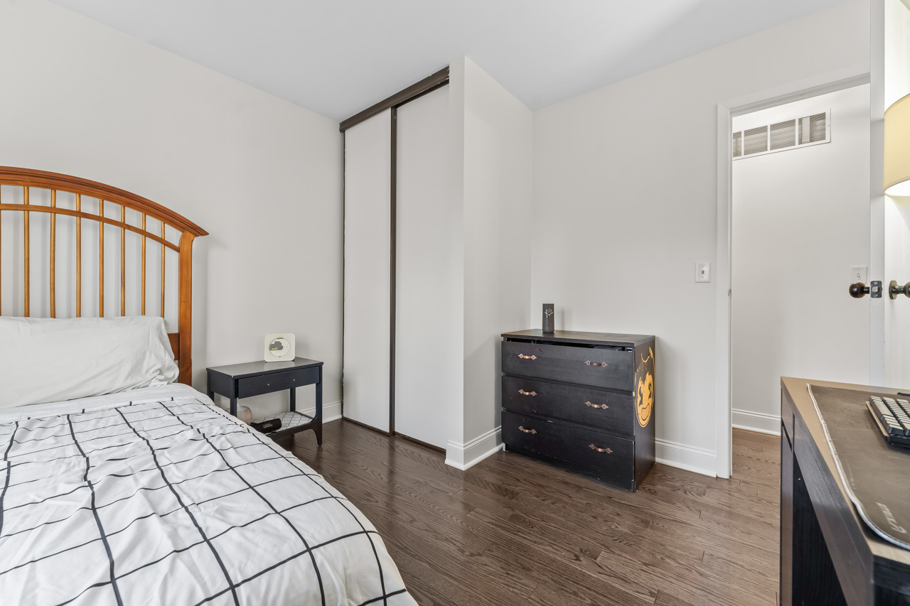 1717 Drake Court, Naperville, IL 60565