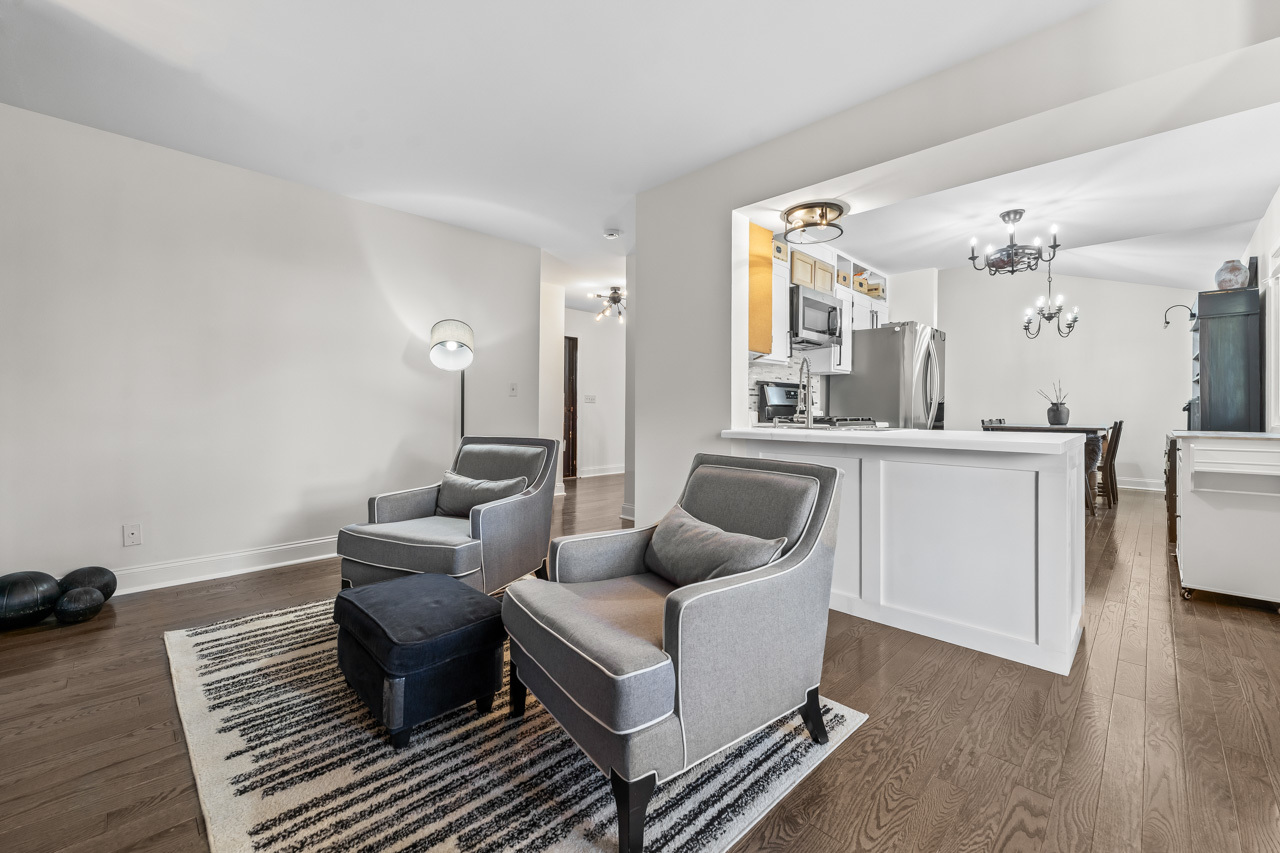 1717 Drake Court, Naperville, IL 60565