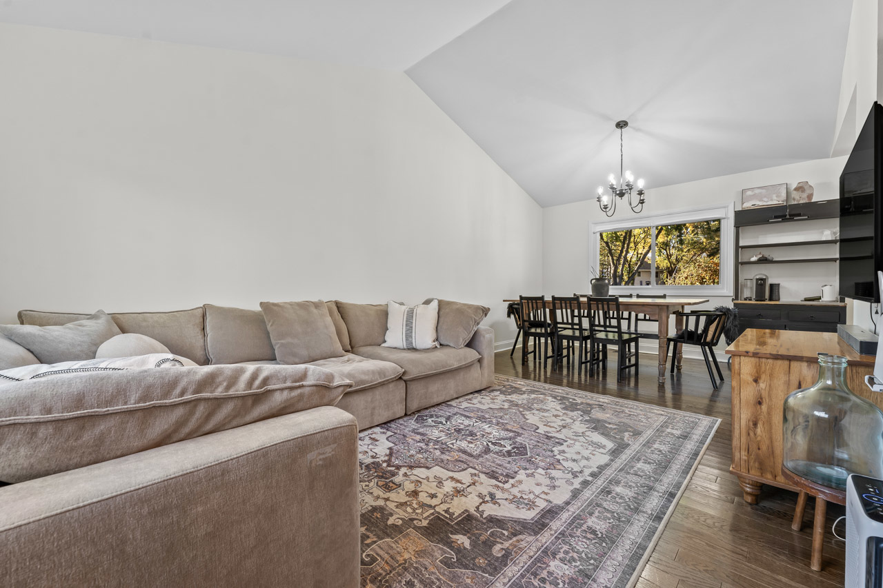 1717 Drake Court, Naperville, IL 60565