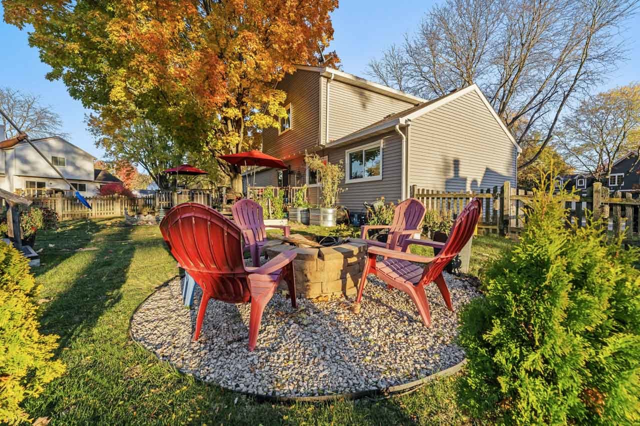 1717 Drake Court, Naperville, IL 60565