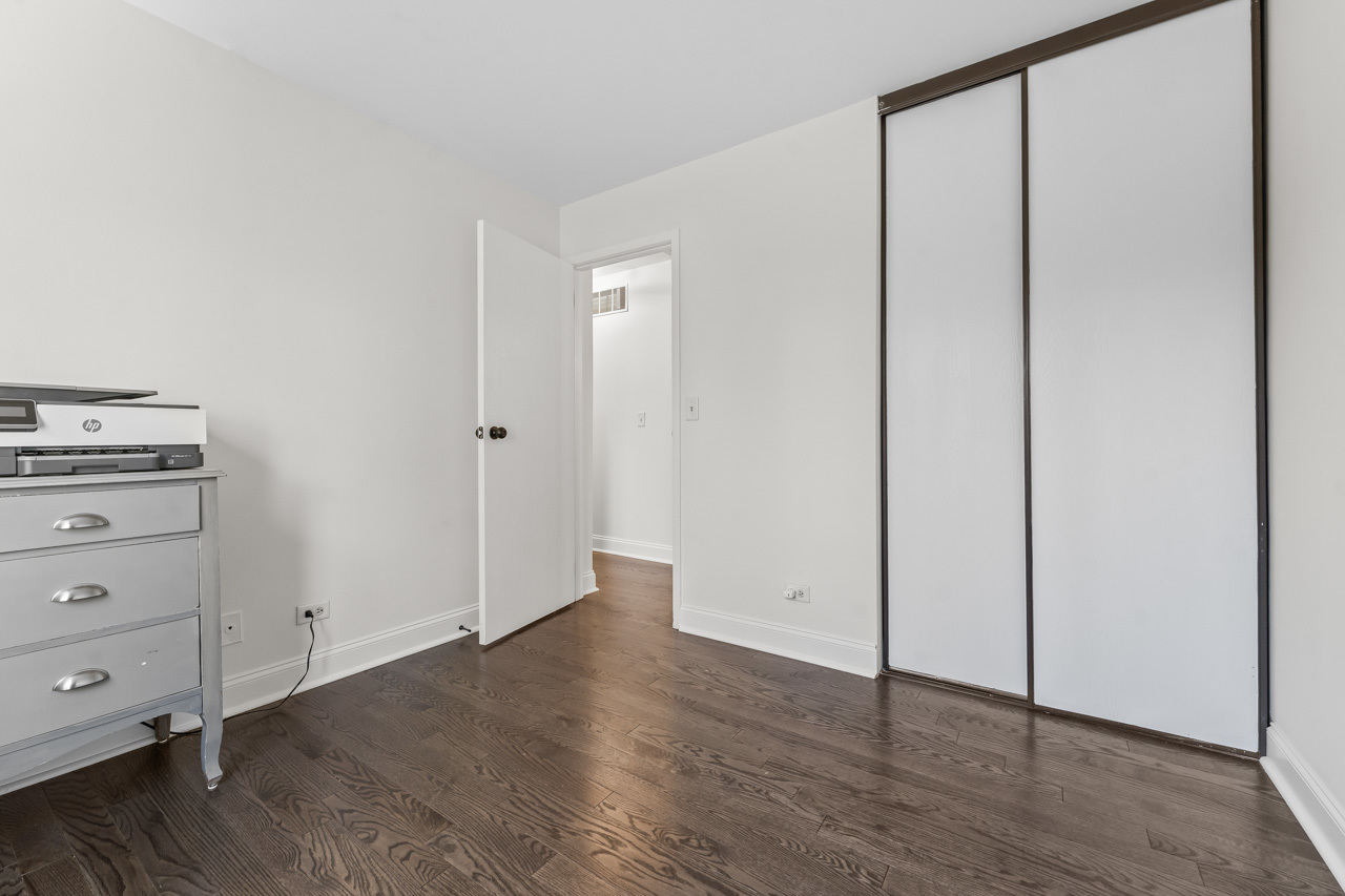 1717 Drake Court, Naperville, IL 60565