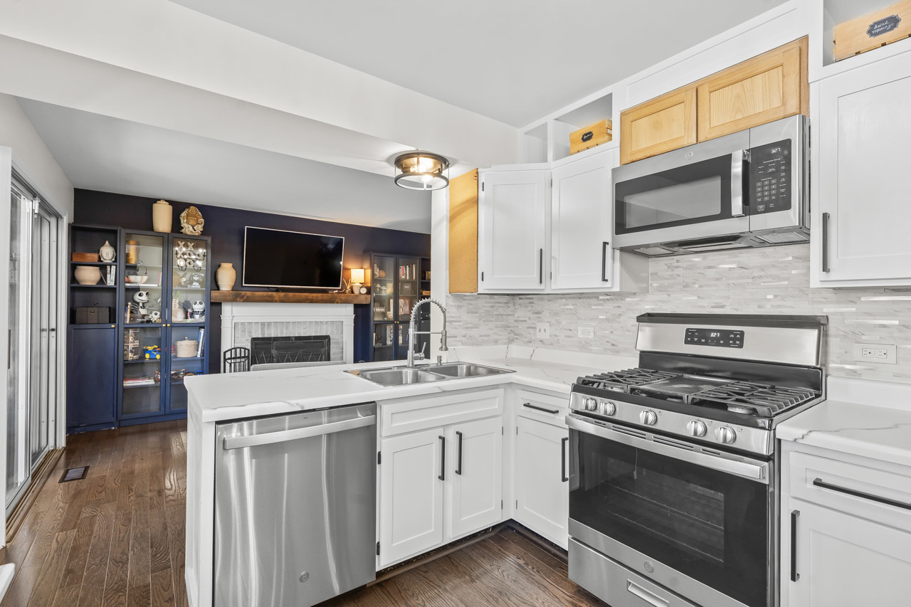 1717 Drake Court, Naperville, IL 60565