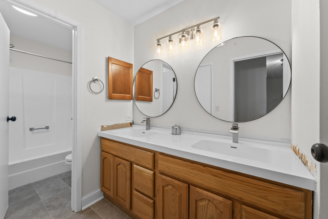 1717 Drake Court, Naperville, IL 60565