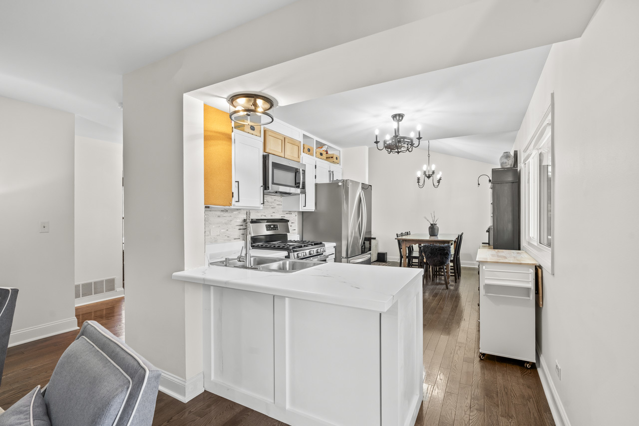 1717 Drake Court, Naperville, IL 60565