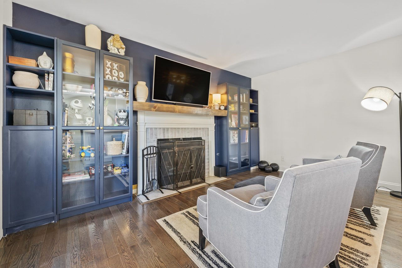 1717 Drake Court, Naperville, IL 60565