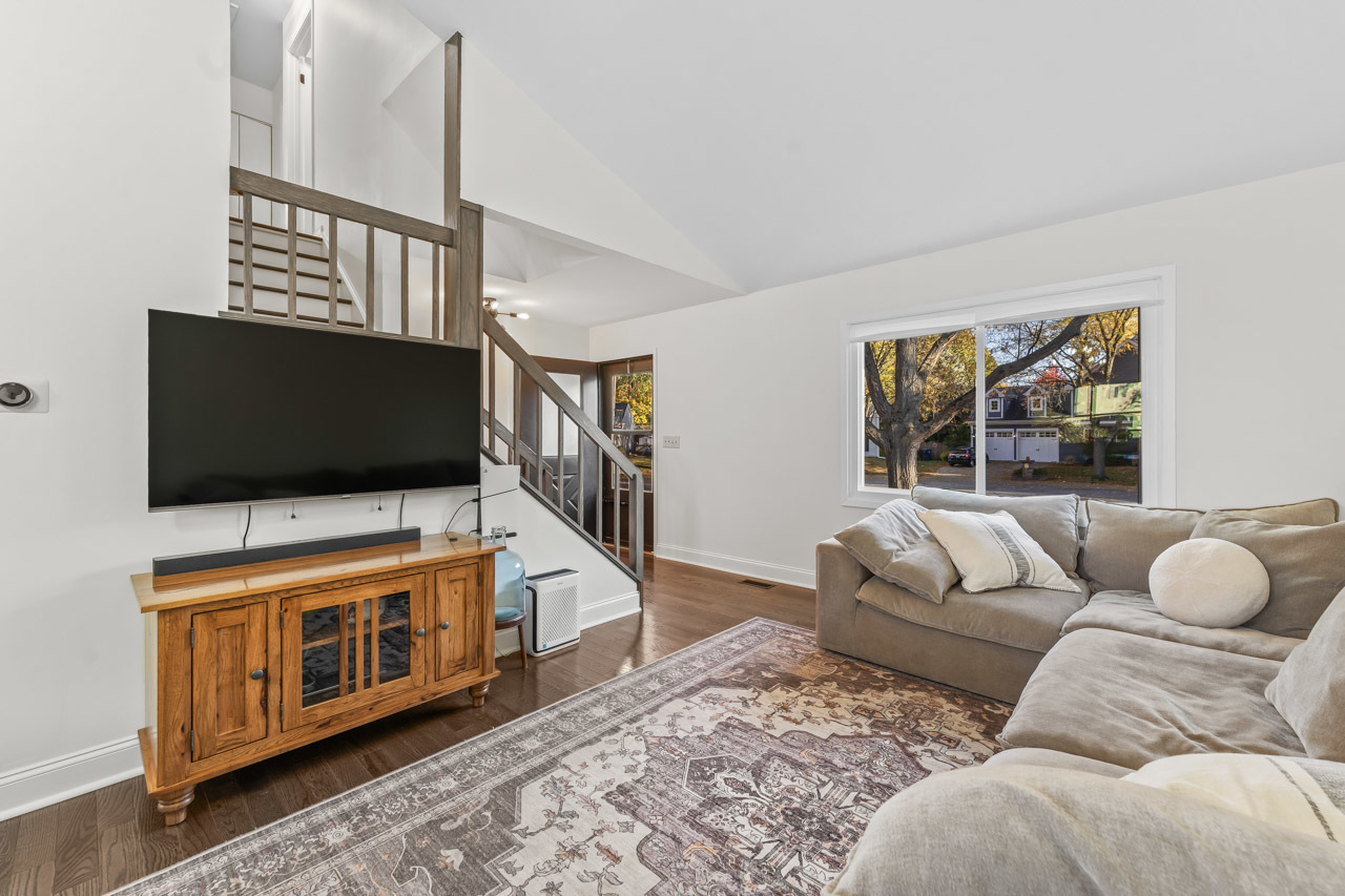 1717 Drake Court, Naperville, IL 60565