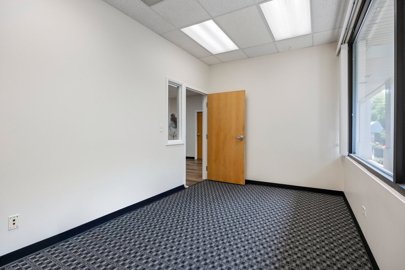 1111 Burlington Avenue #108H, Lisle, IL 60532