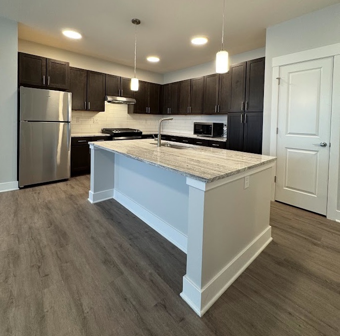 1420 W Diehl Road #341, Naperville, IL 60563