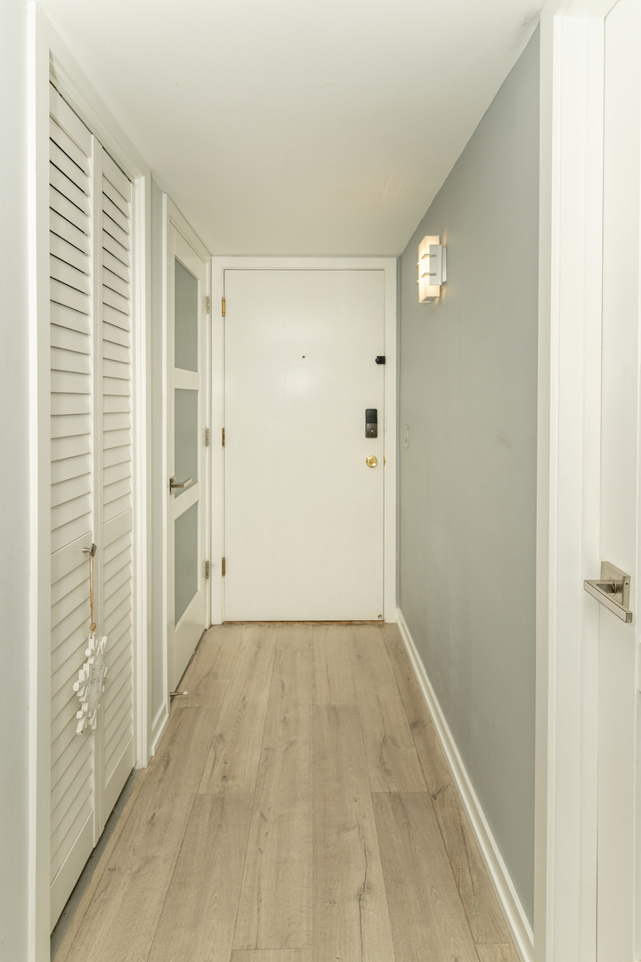 8540 W Foster Avenue #605, Norridge, IL 60706