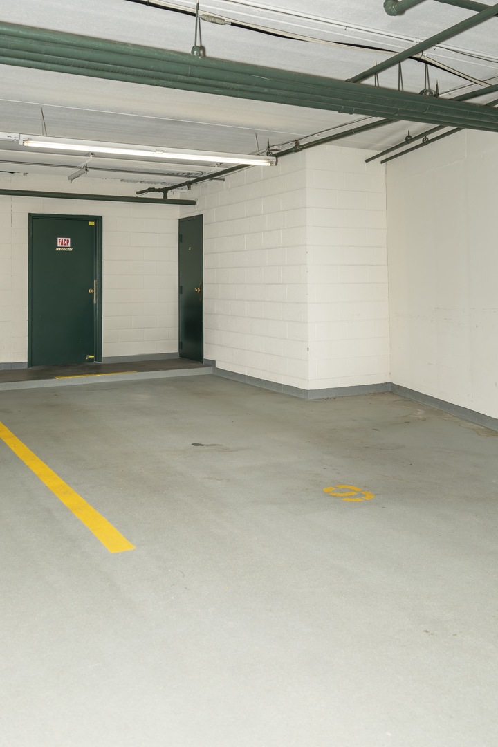 8540 W Foster Avenue #605, Norridge, IL 60706