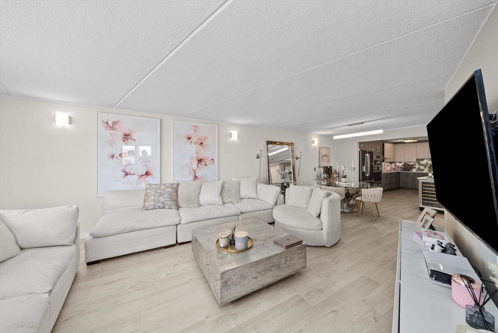 8540 W Foster Avenue #605, Norridge, IL 60706