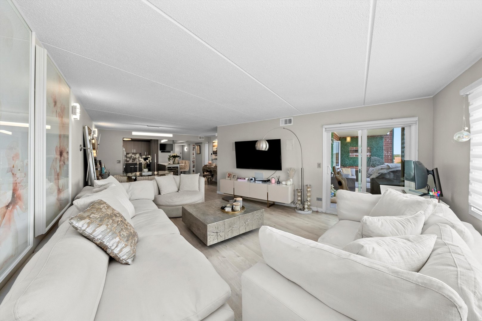 8540 W Foster Avenue #605, Norridge, IL 60706