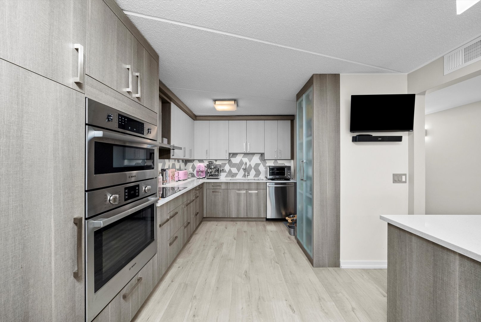 8540 W Foster Avenue #605, Norridge, IL 60706