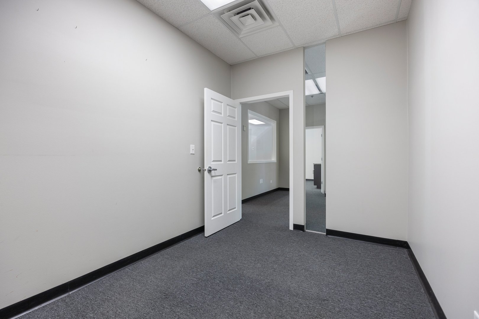 1111 Burlington Avenue #105, Lisle, IL 60532