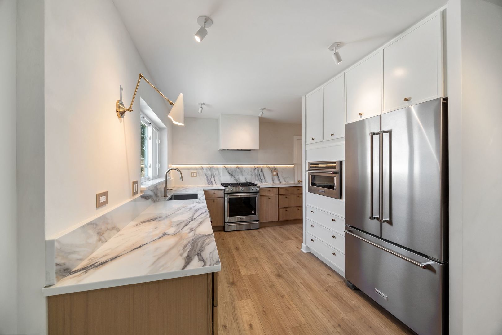 1025 N KNIGHT Avenue, Park Ridge, IL 60068