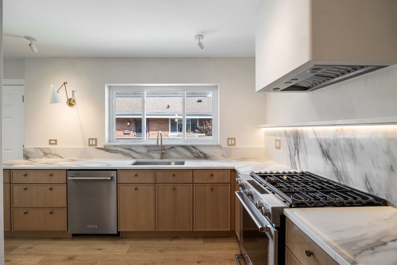 1025 N KNIGHT Avenue, Park Ridge, IL 60068