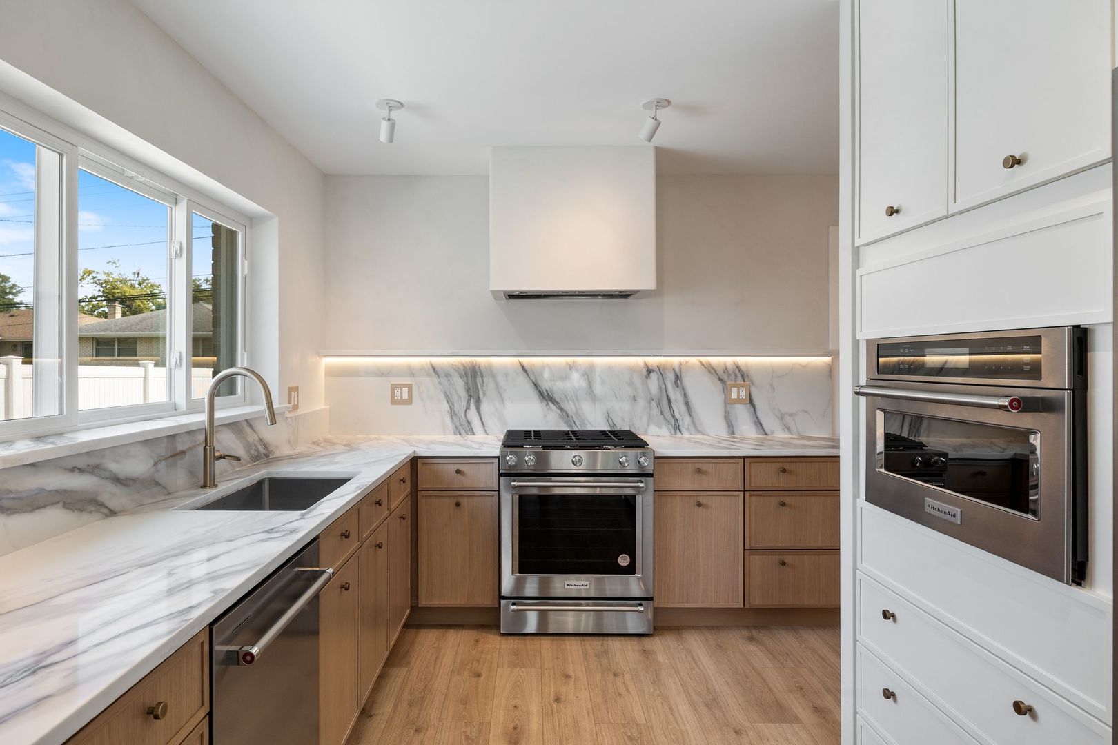 1025 N KNIGHT Avenue, Park Ridge, IL 60068