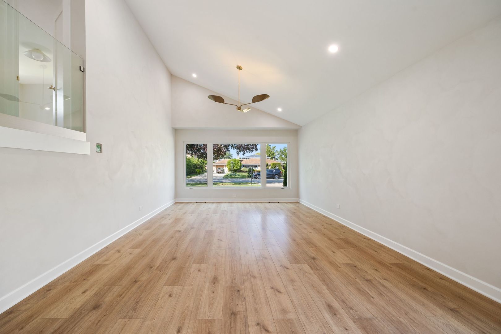 1025 N KNIGHT Avenue, Park Ridge, IL 60068