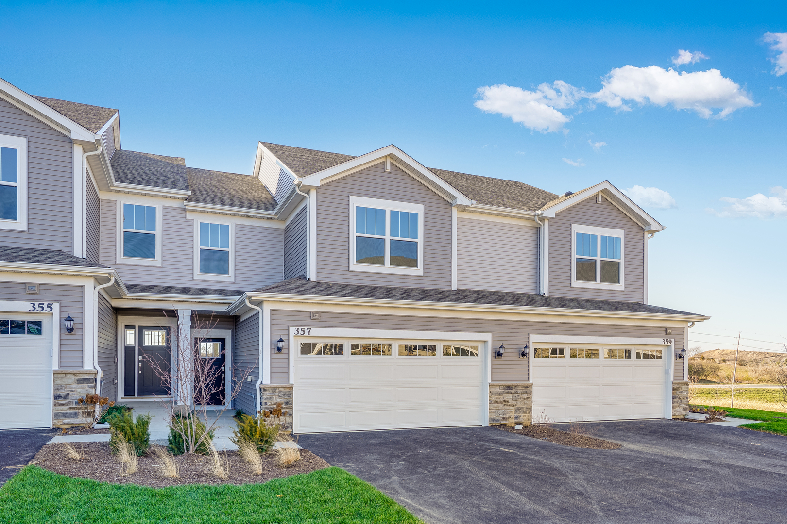 357 Red Oak Circle, Volo, IL 60020