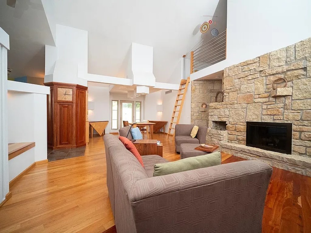 7822 Burr Oak Road, Roscoe, IL 61073