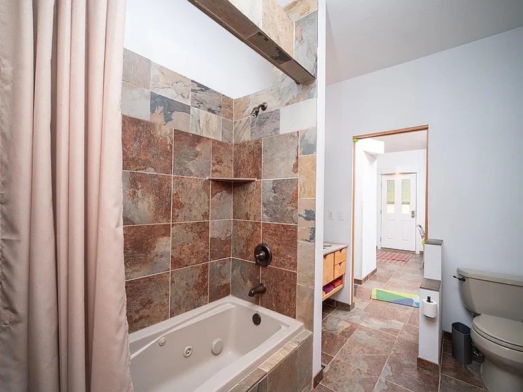 7822 Burr Oak Road, Roscoe, IL 61073