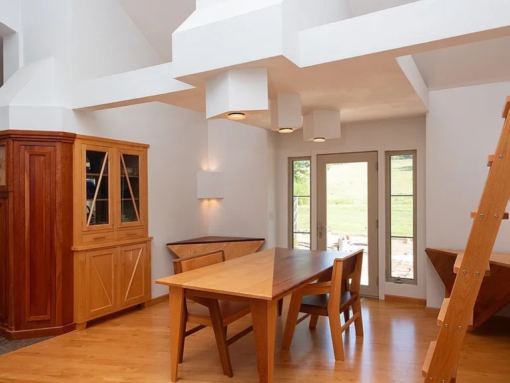 7822 Burr Oak Road, Roscoe, IL 61073