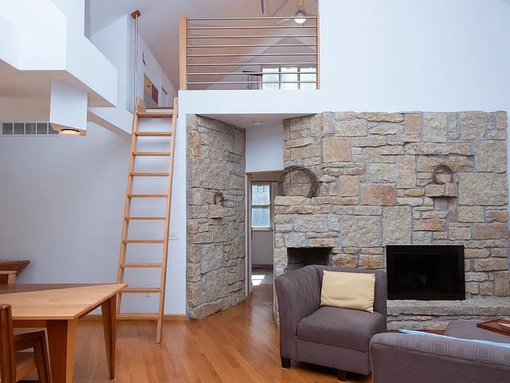 7822 Burr Oak Road, Roscoe, IL 61073