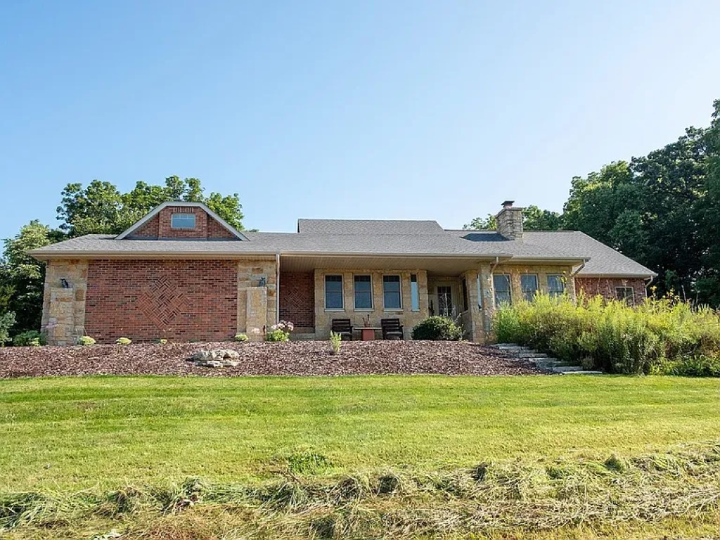 7822 Burr Oak Road, Roscoe, IL 61073