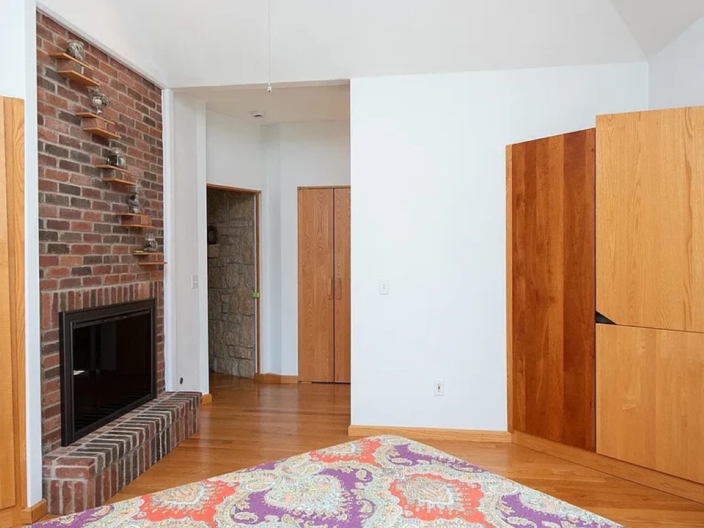 7822 Burr Oak Road, Roscoe, IL 61073