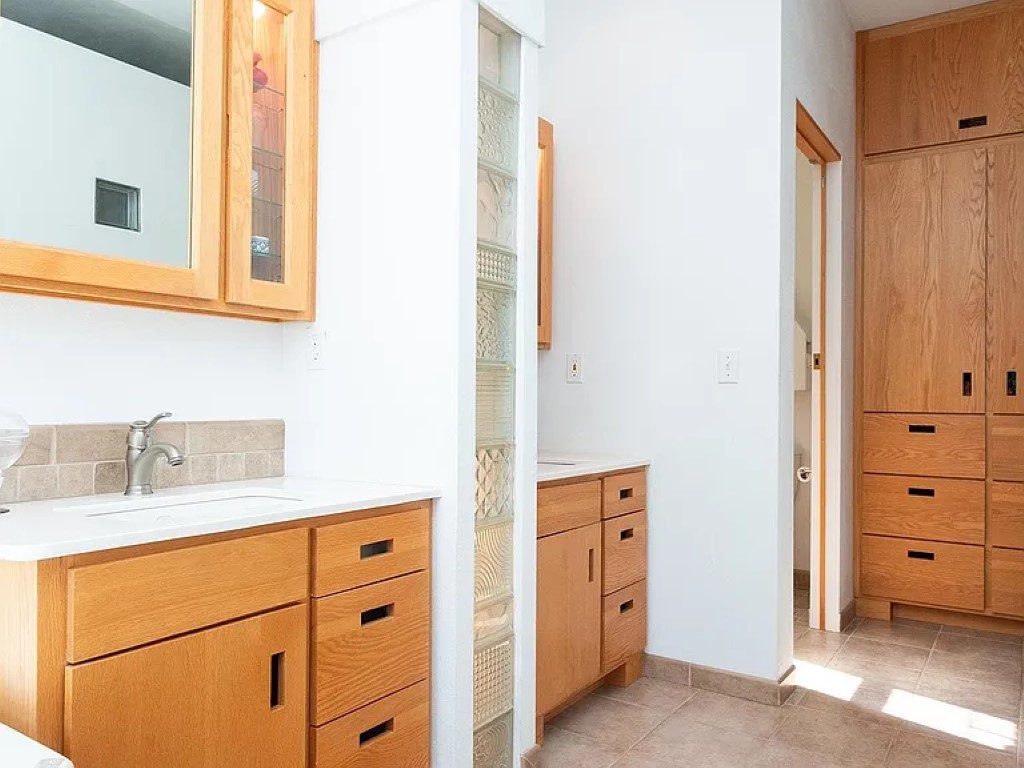 7822 Burr Oak Road, Roscoe, IL 61073