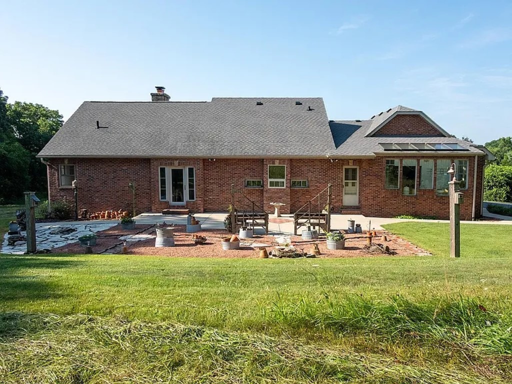 7822 Burr Oak Road, Roscoe, IL 61073