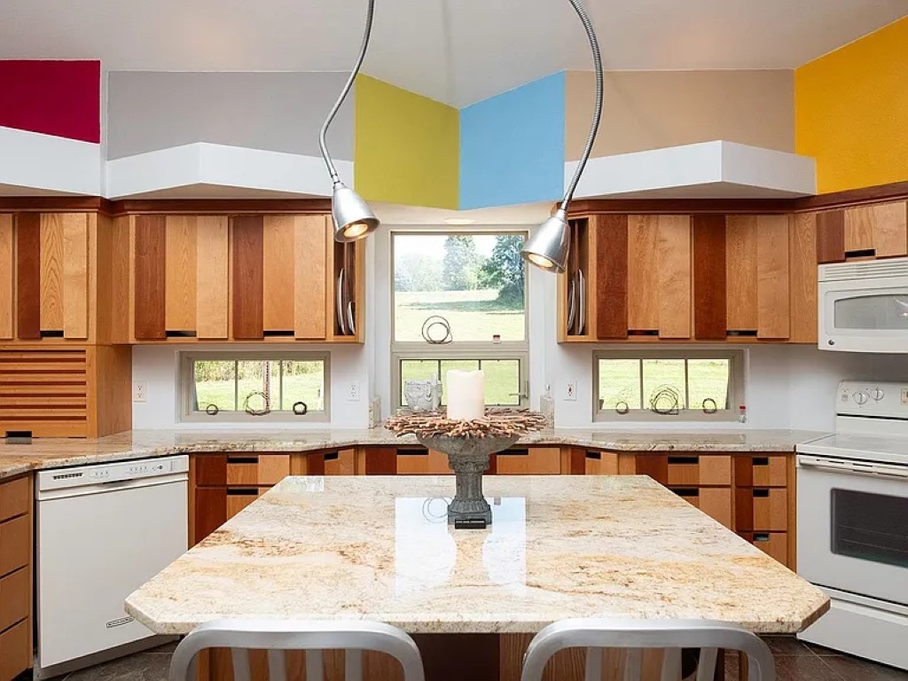 7822 Burr Oak Road, Roscoe, IL 61073