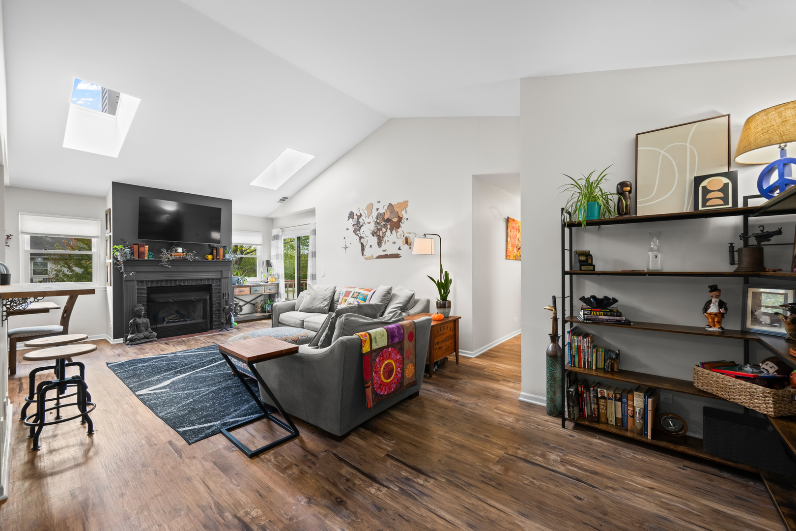 198 Camden Court #z2, Schaumburg, IL 60194