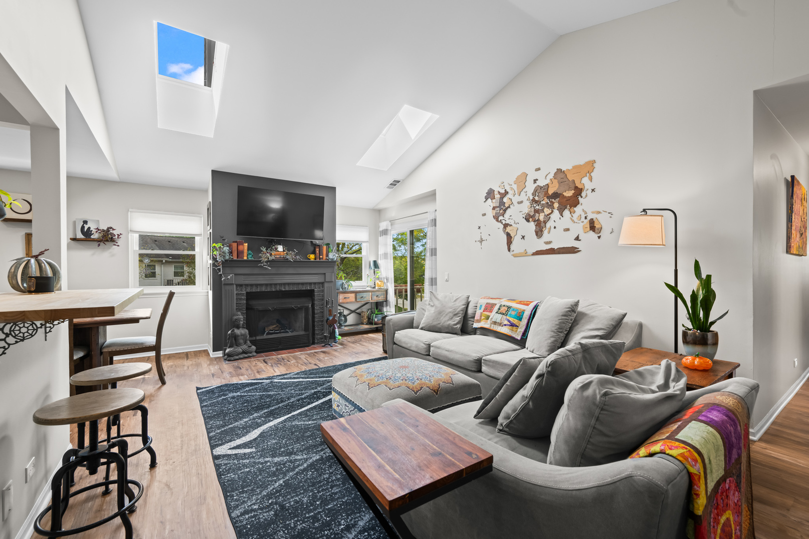 198 Camden Court #z2, Schaumburg, IL 60194