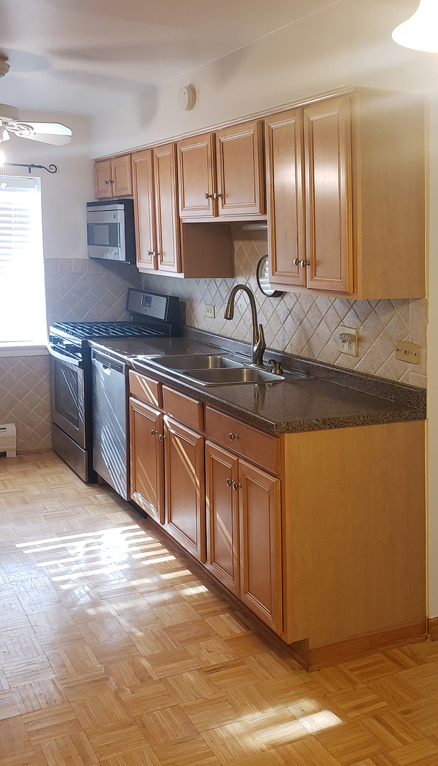 835 Pearson Street #210, Des Plaines, IL 60016