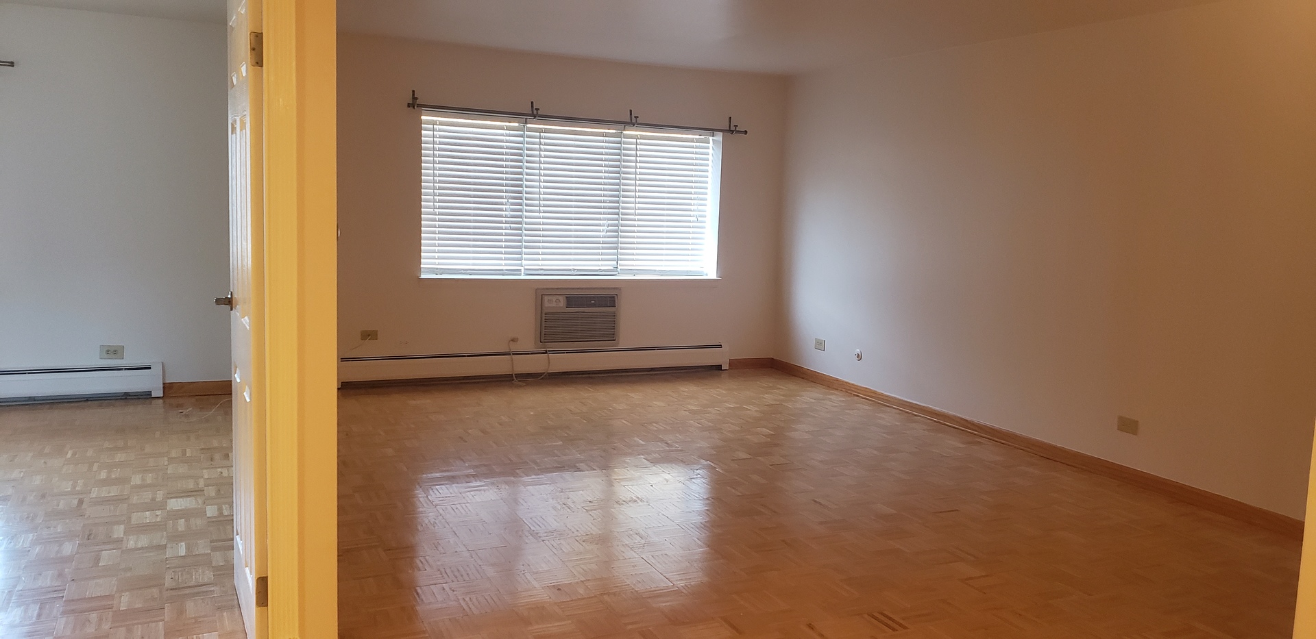 835 Pearson Street #210, Des Plaines, IL 60016