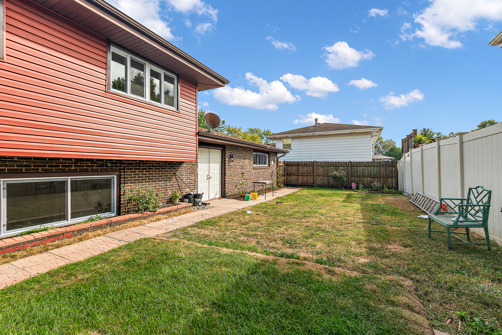 13706 Crestview Court, Crestwood, IL 60418