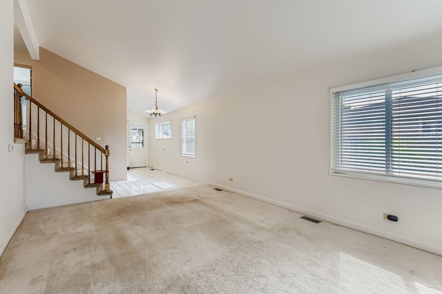 739 N 2nd Avenue, Villa Park, IL 60181