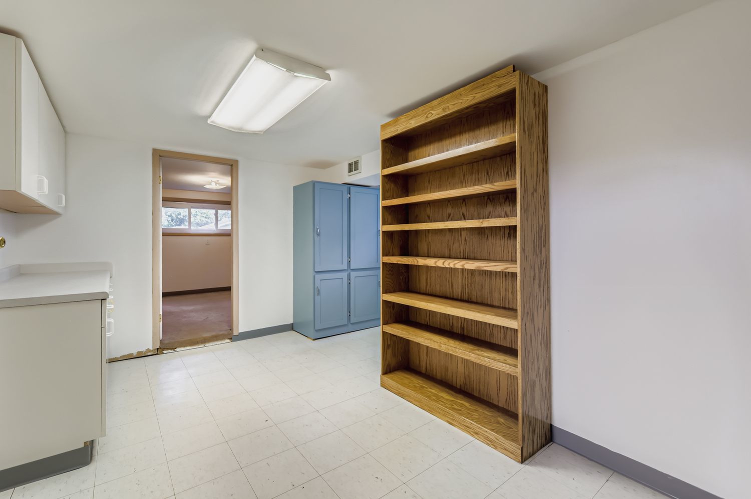 739 N 2nd Avenue, Villa Park, IL 60181