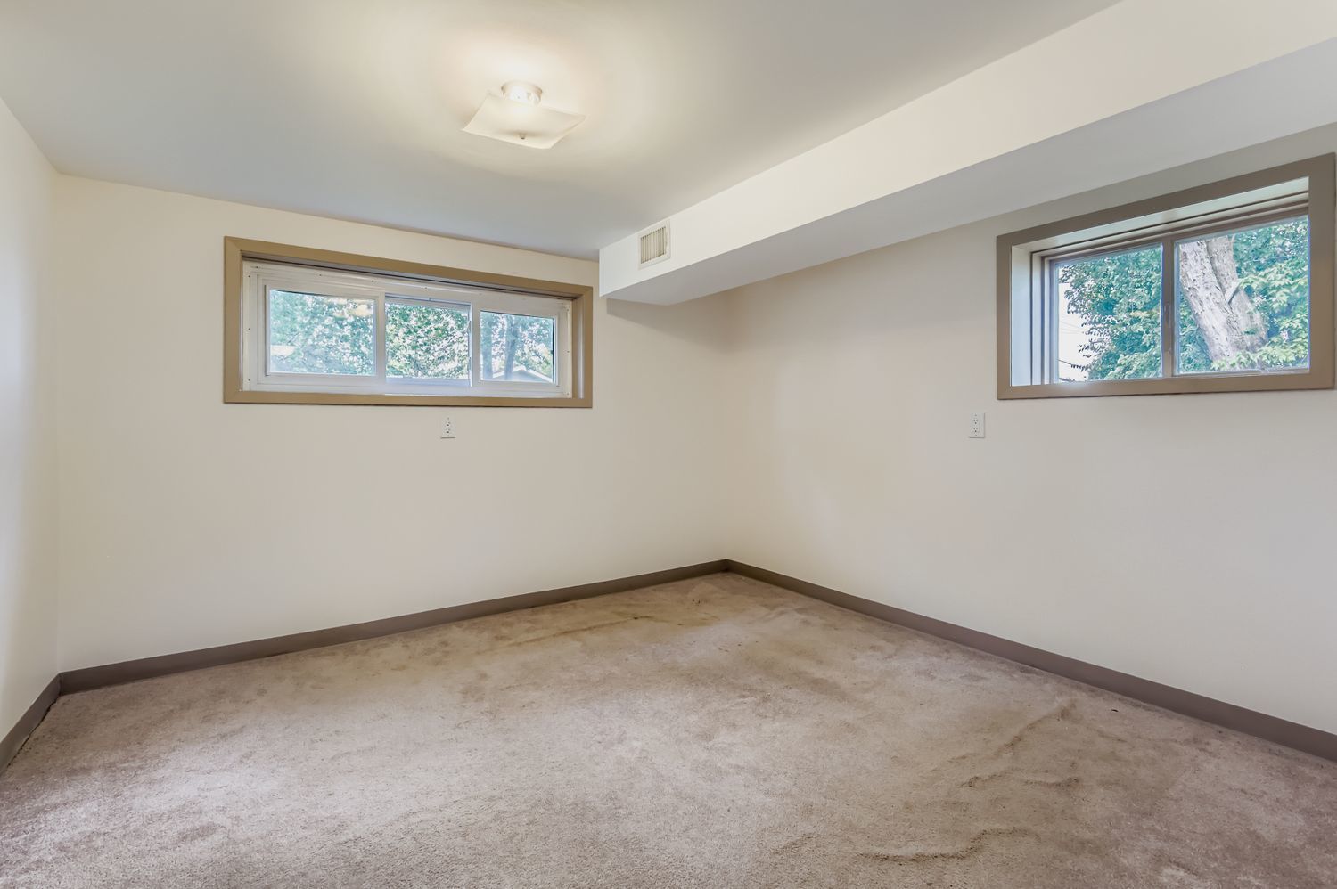 739 N 2nd Avenue, Villa Park, IL 60181