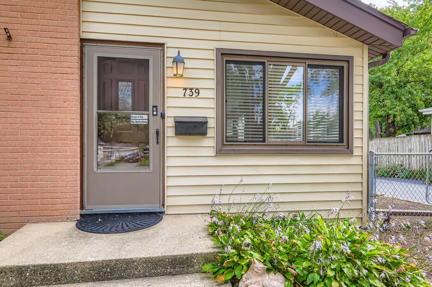 739 N 2nd Avenue, Villa Park, IL 60181