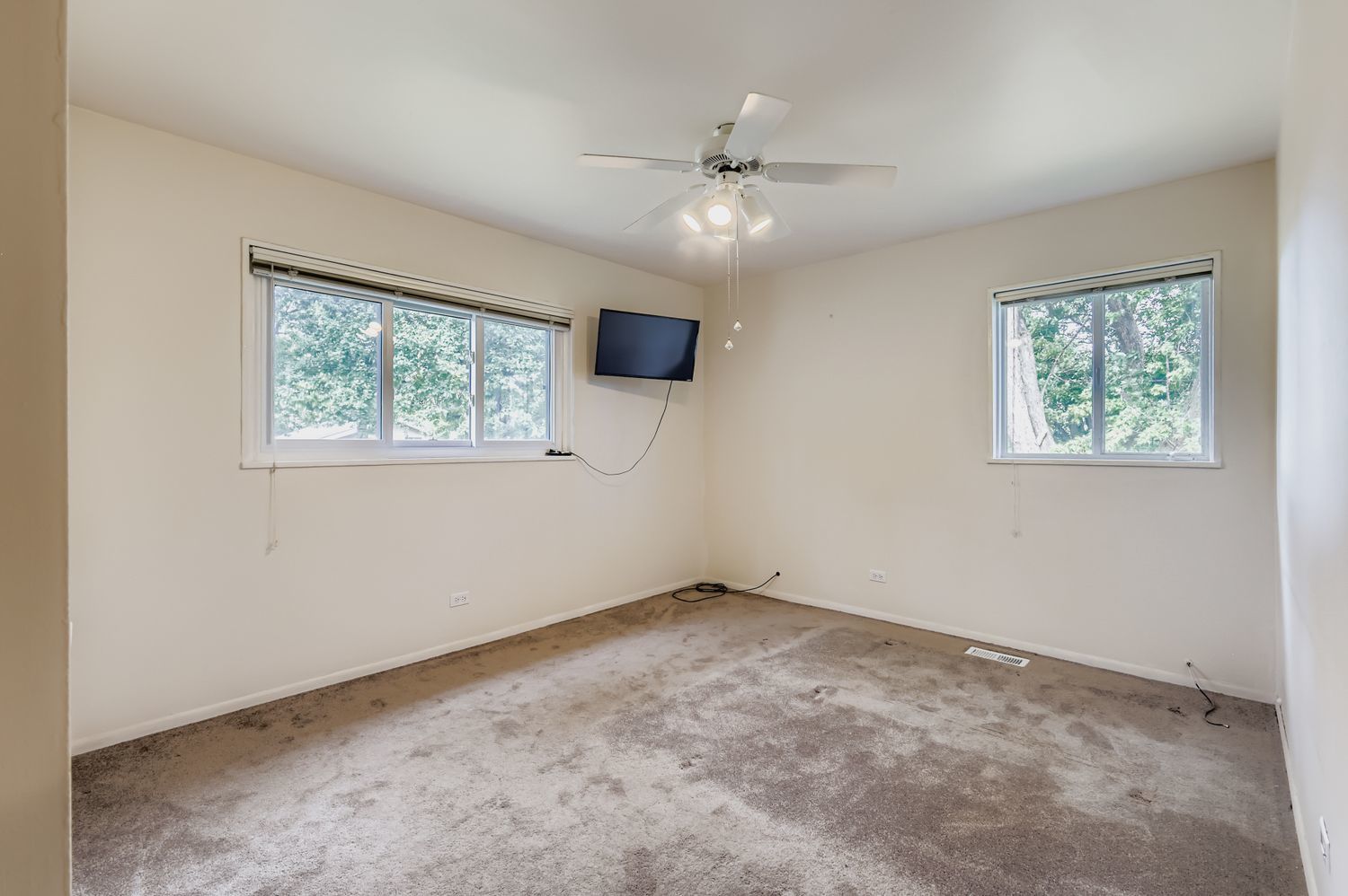 739 N 2nd Avenue, Villa Park, IL 60181