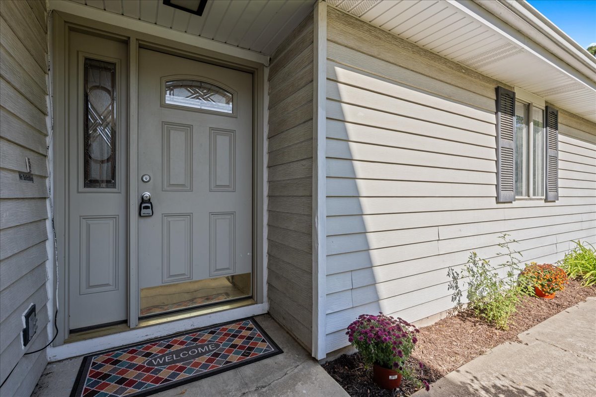 765 Clearwood Court, Aurora, IL 60504