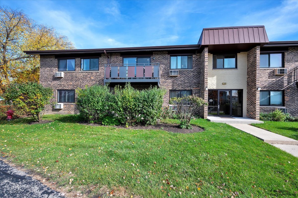 2620 N Windsor Drive #201, Arlington Heights, IL 60004